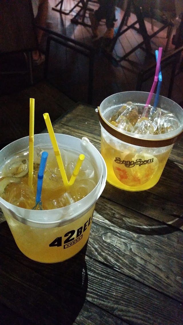 48 Garage