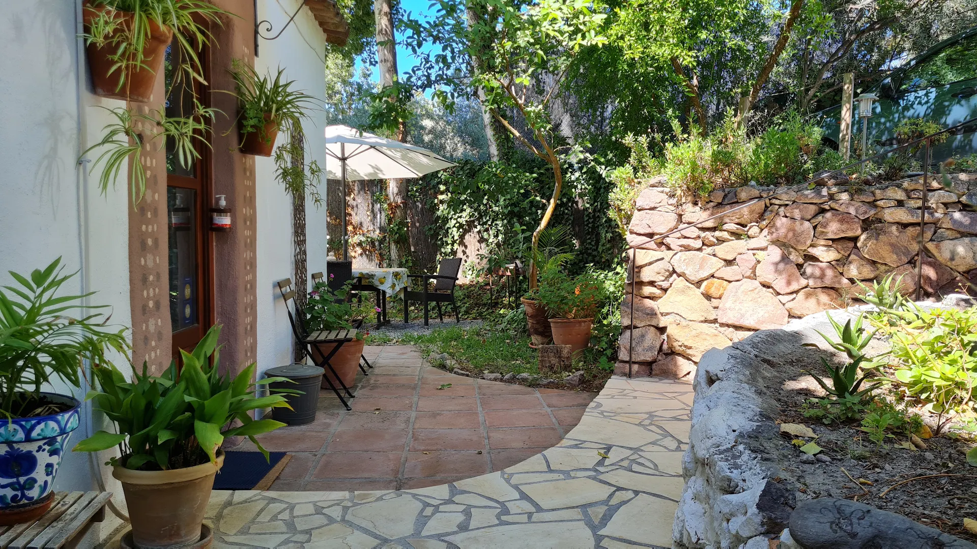 Tropical Studio. HA. Slow Holidays Andalucia