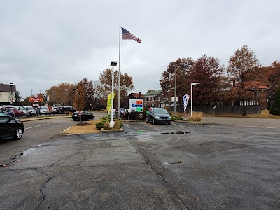 Giant Amoco Car wash