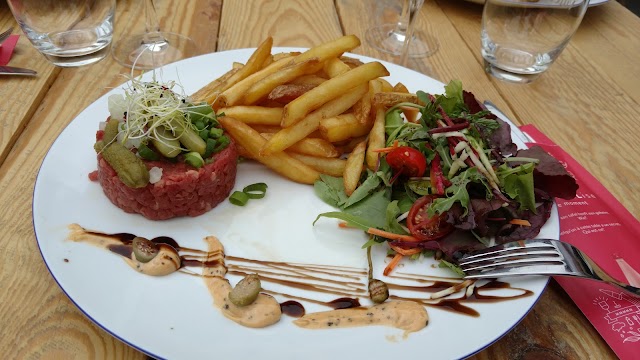 La terrasse de l'hippodrome