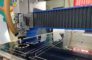 Photo n°3 de Enseignes Production fabricant d'enseignes à Chaumes en Retz à Chaumes-en-Retz (Agence de publicité)