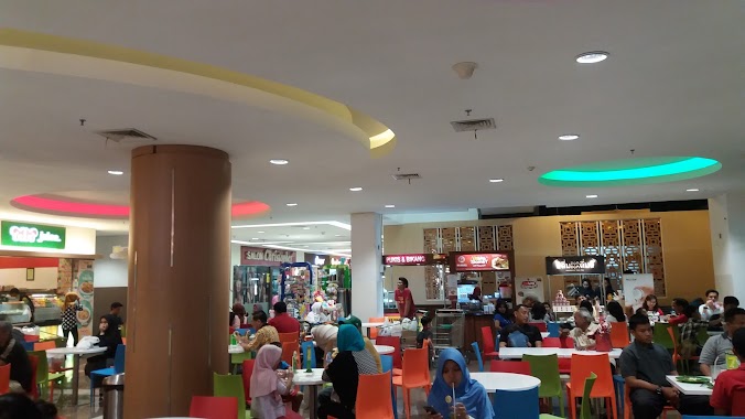 Food Court at Giant CBD Bintaro, Author: PutuDediAr 2277