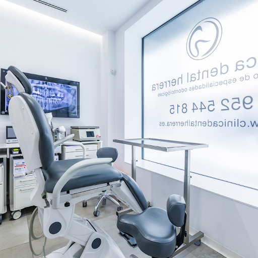 Clínica Dental Herrera Dentista en Torre del Mar