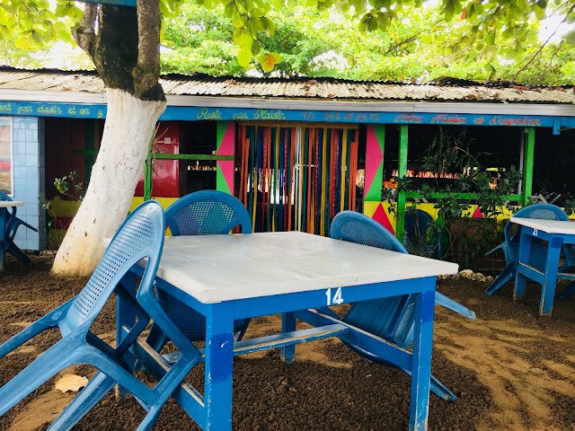 Le Paquebot, Douala