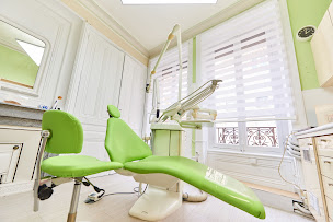 Photo n°2 de Cabinet dentaire Dr Silvère Roux et Dr Anne Favre à Lyon (Parodontiste spécialiste des implants dentaires)