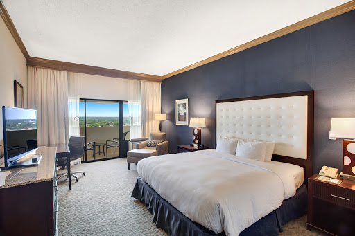 DoubleTree by Hilton Hotel Little Rock - Thumbnail