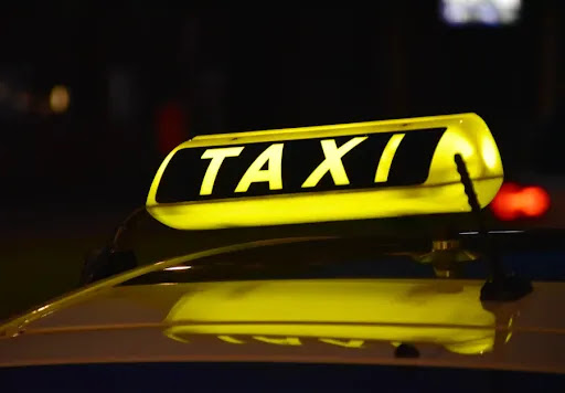 Taxi Bonjour Dominique - Thumbnail