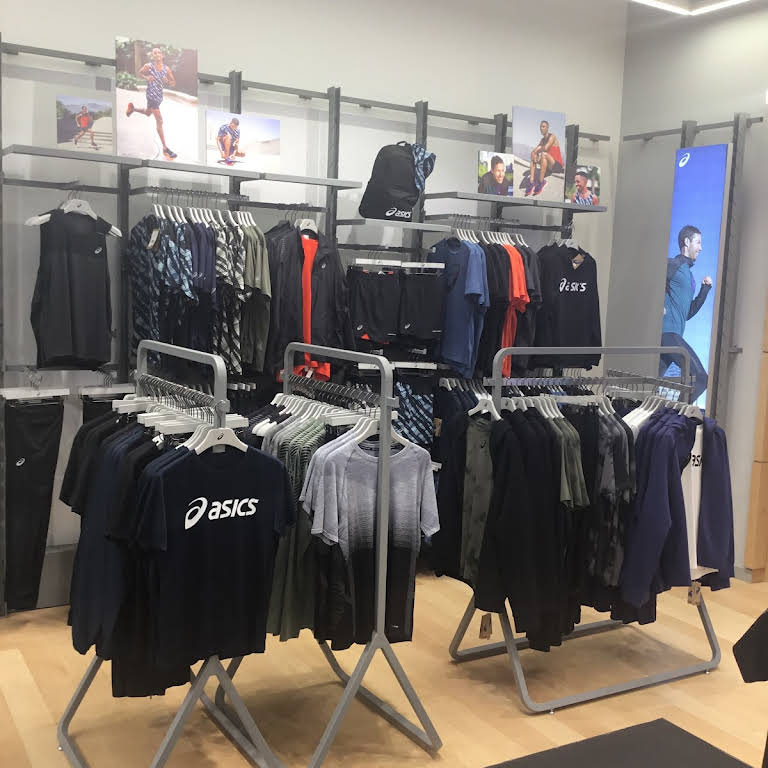 Asics Qatar Shoe Wholesaler in Alnuaimi Area