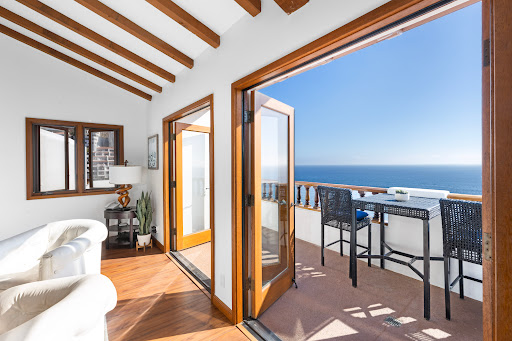 Hamilton Cove Vacation Rental Catalina - Thumbnail