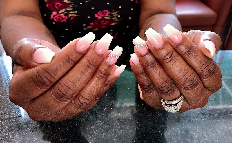 Luxe Nails /Waxing/Eye Lashes/Haircut interior view