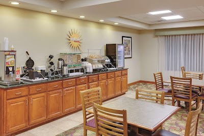 La Quinta Inn & Suites by Wyndham Richmond - Kings Dominion