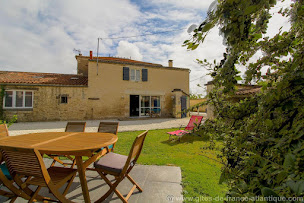Photo n°6 de Gîte Le clos du chay à Vérines (Lodge)