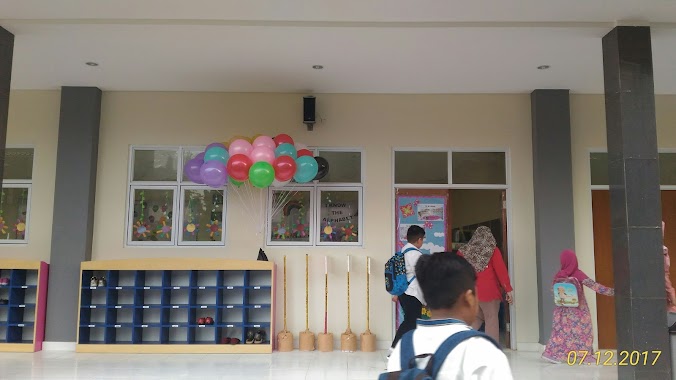 Integrated Islamic School Citra Az-Zahra, Author: fernati purnomo