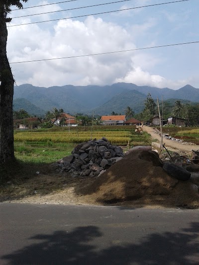 Photos of Alun-alun Pamokolan