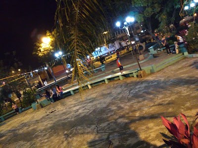 Photos of Parque Central Del Recinto Tres Postes