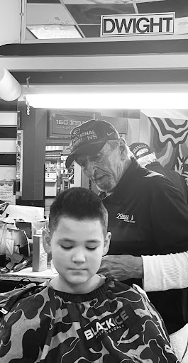 2 Guyz Barbershop - Thumbnail