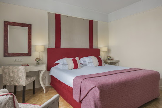 Angleterre Hotel by null