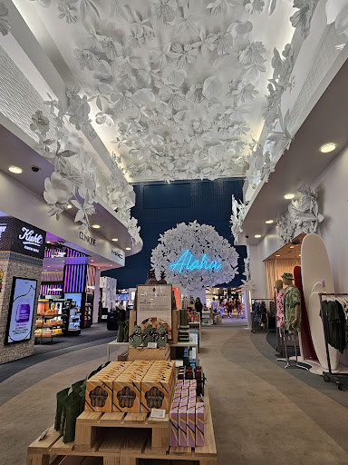DFS Waikiki - Thumbnail