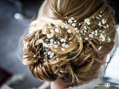 Photos of Absolutely Fabulous Hair and Makeup