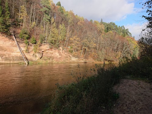 Velnalas klintis un Velna ala