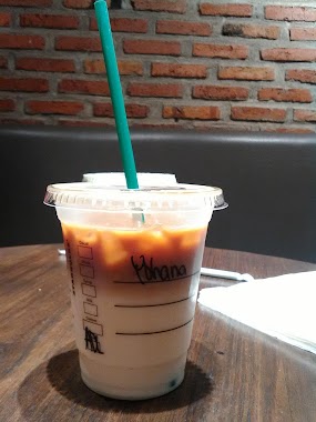 Starbucks Ruko Plaza Pondok Indah, Author: yohana ganmura