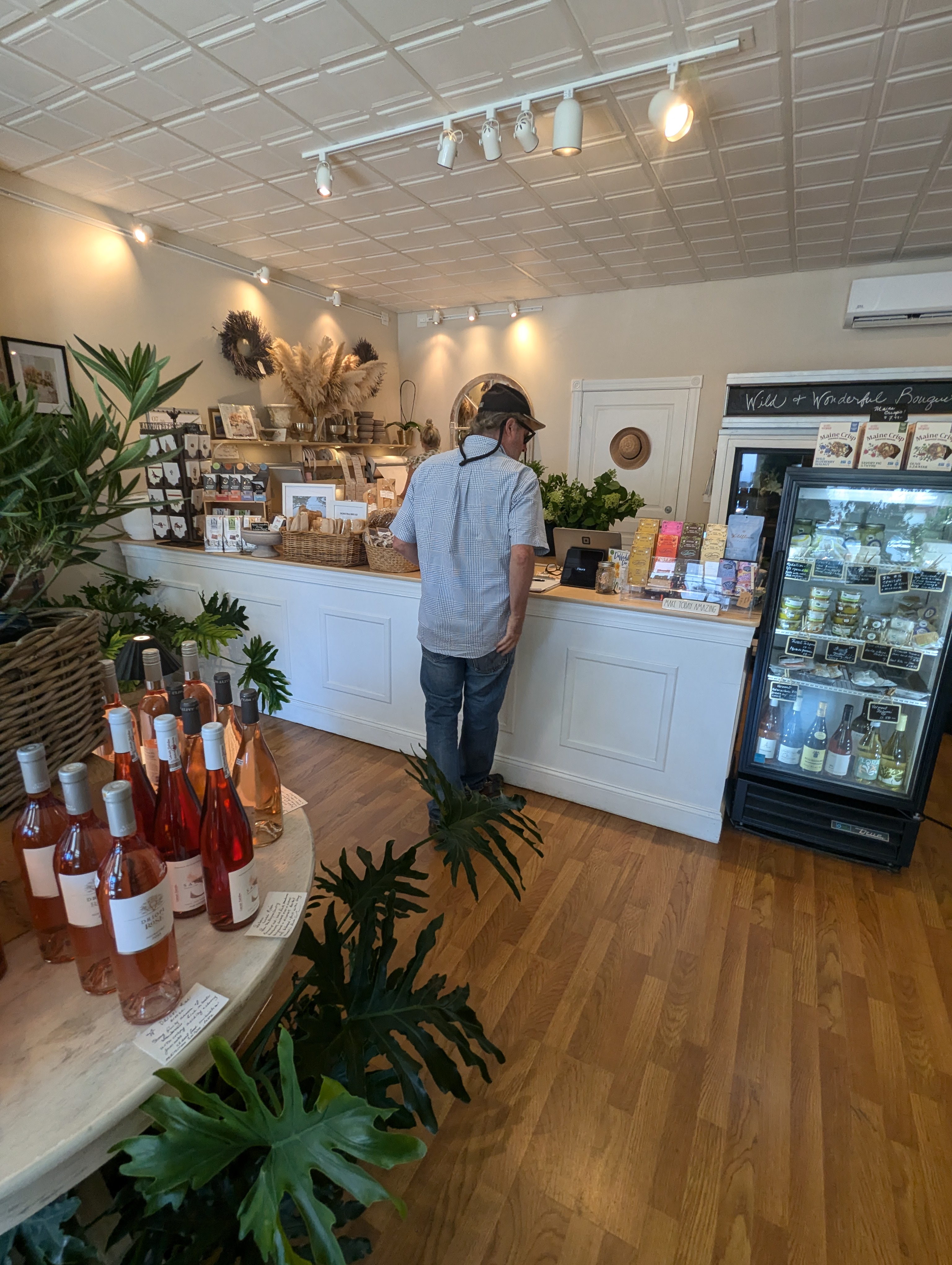 Flaura Flowers & Wine