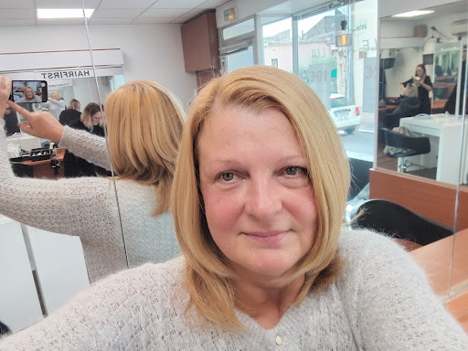 HAIRFIRST salon de coiffure - Thumbnail