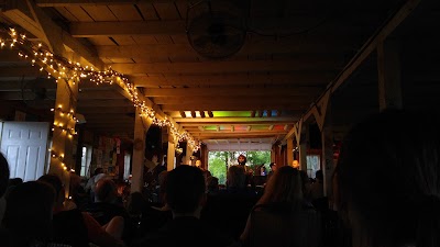 Photos of Shi-tty Barn