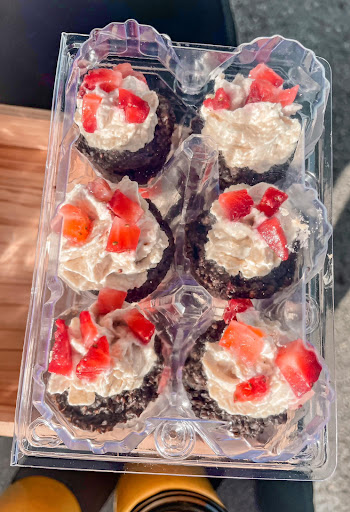 Izzy & Co. Dog Treats, LLC - Thumbnail