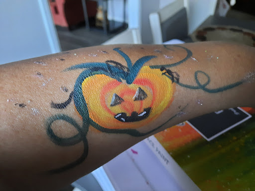 Fun, fun face paint - Visual