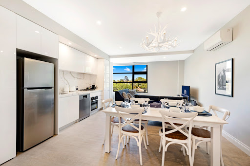 The Hamptons Apartments - St Kilda Apartment Hotel - Thumbnail