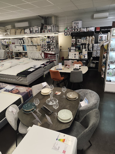 🚨 DESTOCKAGE TABLES EN MAGASIN 🚨

🔥 PRIX PROMO À SAISIR MAINTENANT 🔥

C’est le moment de changer votre table !

👉 Des modèles modernes, élégants et de qualité
👉 Issus d’une entreprise française 🇫🇷
👉 Parfaits pour vos repas du quotidien comme les grandes occasions

✨ Pensez à compléter votre salle à manger :

Craquez aussi pour nos chaises confortables et notre vaisselle tendance pour une table parfaitement harmonisée 🪑🍽️

📍 Disponible chez Pulsat Lannemezan