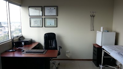 Photos of Dr. Alejandro Lara Borja PEDIATRA Guayaquil