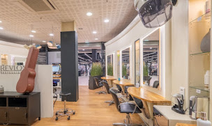 Photo n°9 de Le Salon 22 à Surgères (Salon de coiffure)