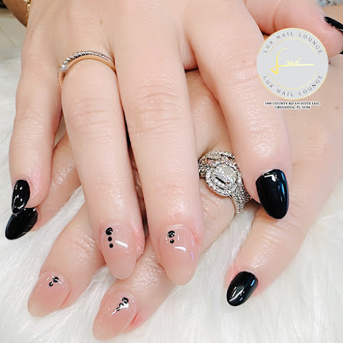 Lux Nail Lounge interior view