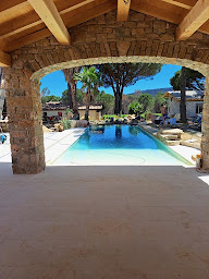 Photo n°14 de Piscine 37 à Esvres (Spa en extérieur)