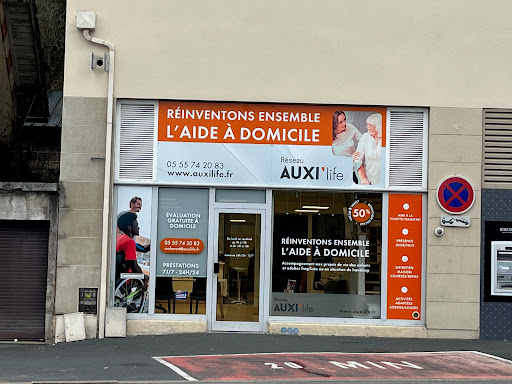 Photo de Petits-fils Brive-la-Gaillarde - Aide à domicile à Larche (19600)