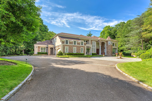 Carolina Boucos Associate Real Estate Broker at Daniel Gale Sotheby's International Realty - Thumbnail