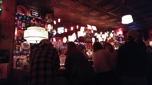 Delux Cafe