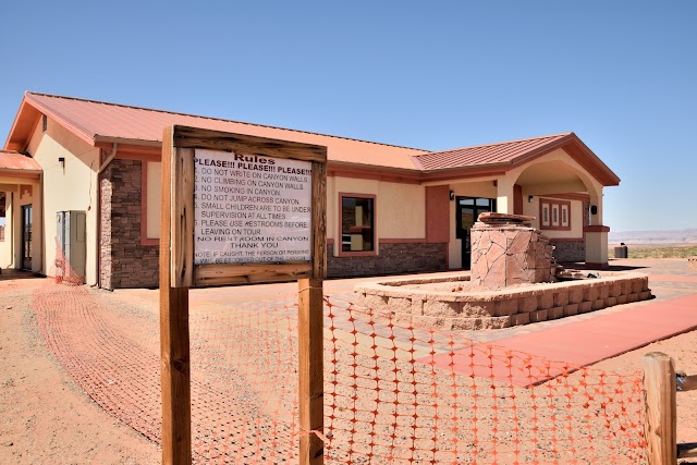 Lower Antelope Canyon Tours - Dixie Ellis