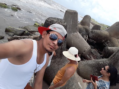 Photos of El Bluff beach