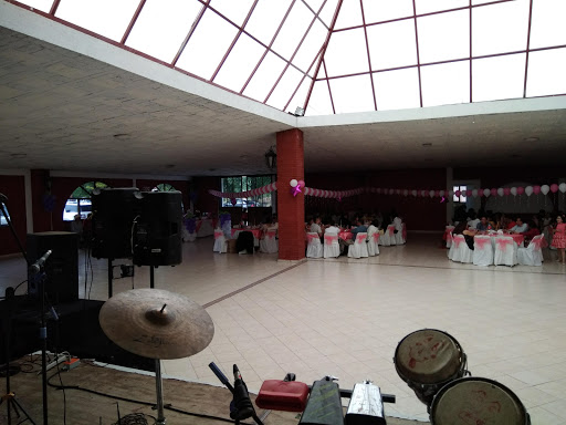 Salón de Fiestas y Eventos Especiales y Hotel Las Pirámides - Thumbnail
