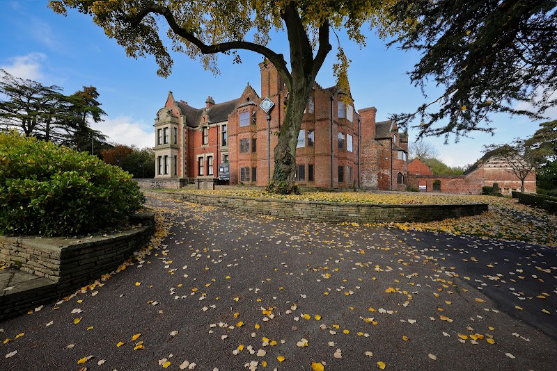 Taylors Estate Agents (Sales) - Halesowen photo 2