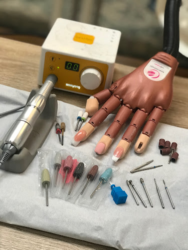Nail Gal Nat - Beauty salon