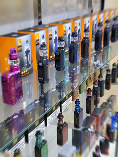 CLOUD TOWN VAPE & SMOKE SHOP - Thumbnail