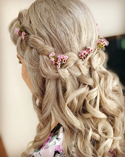 Victoria Edwards Makeup & Hair Artist - Thumbnail