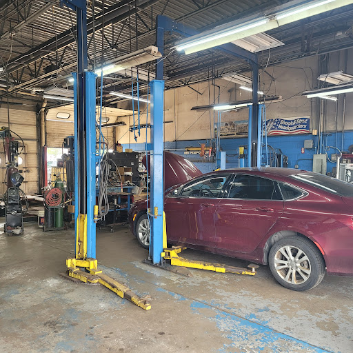 Mr Muffler & Brakes Mechanic European Bmw Mercedes Audi Rover Cooper&Imports Honda,NissanToyotaHyundai Domestics GM Ford Chry - Thumbnail