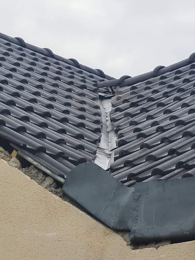 Donfut teddy: Artisan couvreur - Étanchéité Dépannage Réparation Fuite toiture Démoussage Couverture 60 Oise Creil Clermont - Thumbnail
