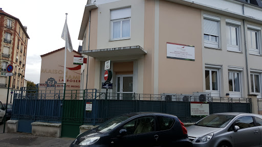 Photo de Maisons de Famille La Roseraie à Colombe (38690)
