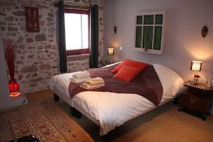 Photo n°2 de LA COLLINE AUX LOUPS Chambres et table d'hôtes de charme & SPA Bed and Breakfast-Vosges Gérardmer à Laveline-du-Houx (Hôtel bien-être)